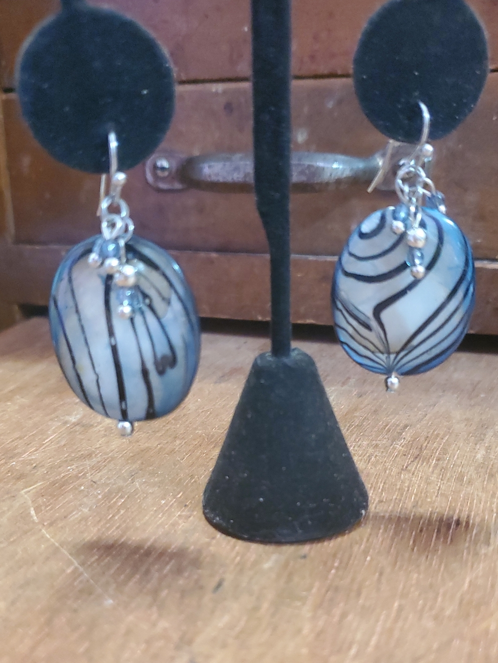 MOP earrings In Silver & Black D